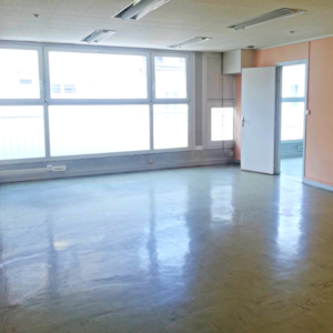 Résidence sécurisée Nevers (non PMR) : 2 bureaux, 1 hall d’entrée et 1 salle de réunion/open space - 1er étage - 138 m²