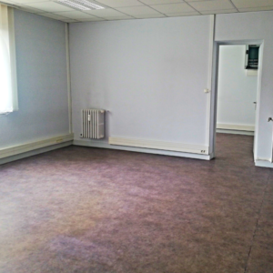 Résidence sécurisée Nevers (non PMR) : 3 bureaux - 1er étage - 48 m²